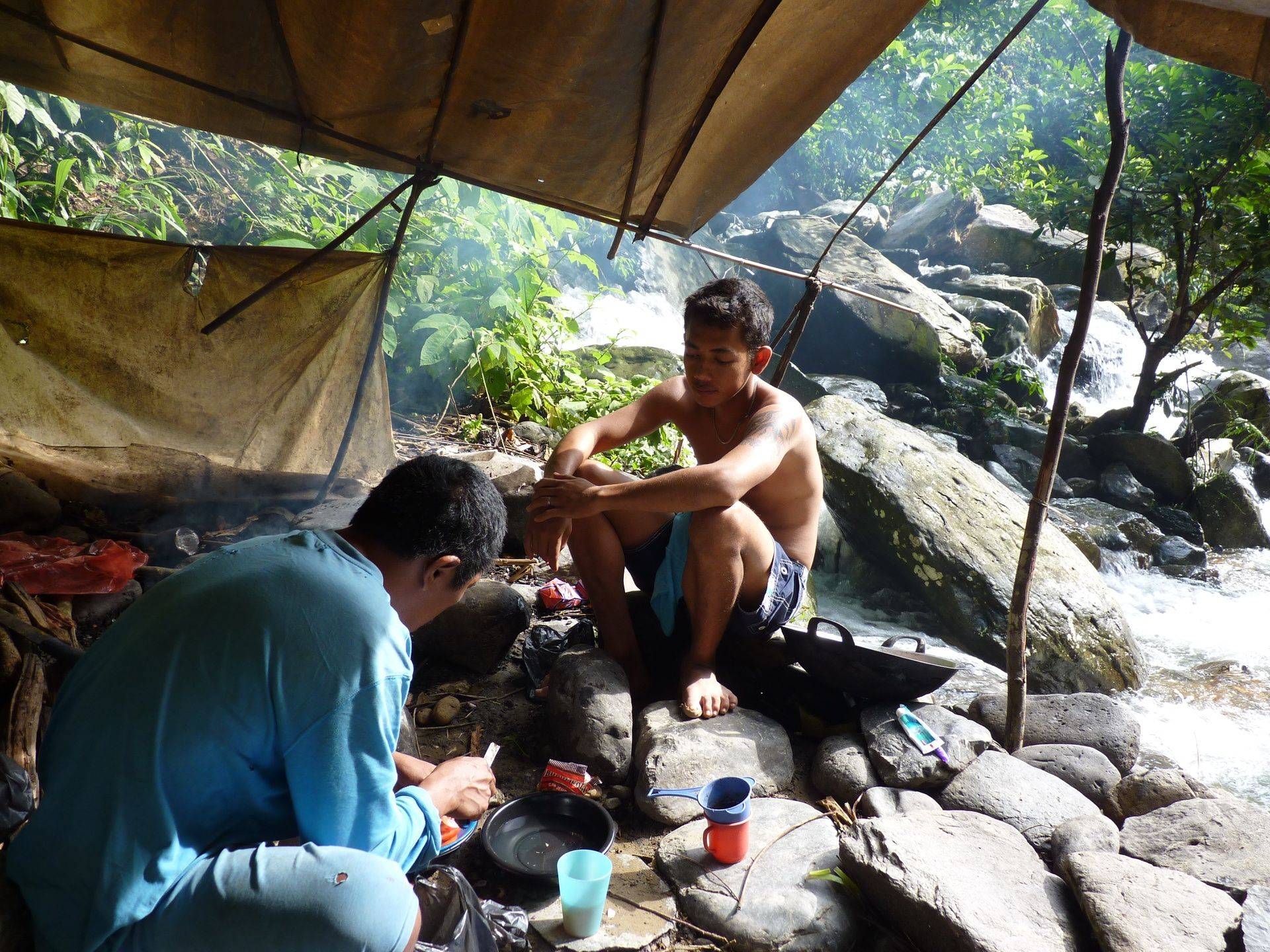 Jungle lunch wrapped in banana leaf with a rainforest view in Gunung Leuser